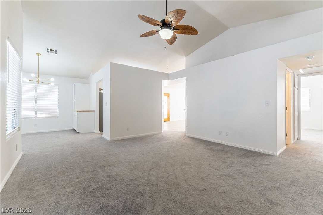 826 Anchor Dr - Photo 3 of 12