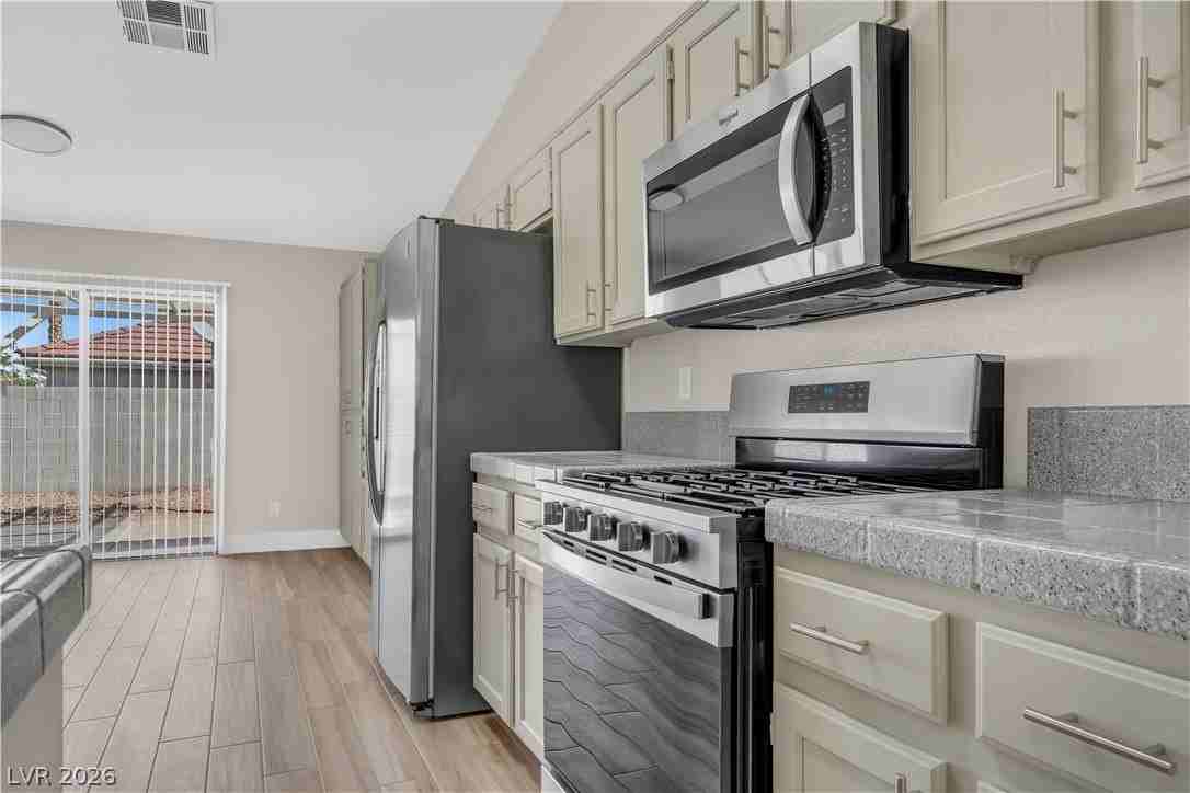 1426 Bugle Boy Dr - Photo 7 of 26