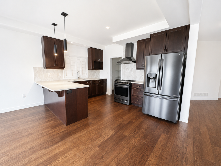 122 Greenwich Ave - Photo 4 of 10