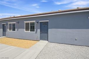 featured image of 2001 S Dandelion St #4