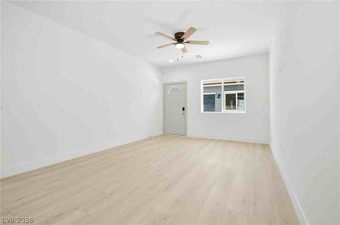 2001 S Dandelion St #4 - Photo 6 of 24