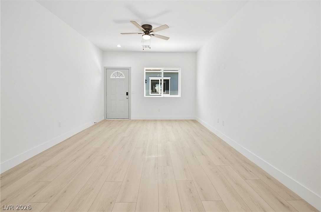 2001 S Dandelion St #4 - Photo 7 of 24