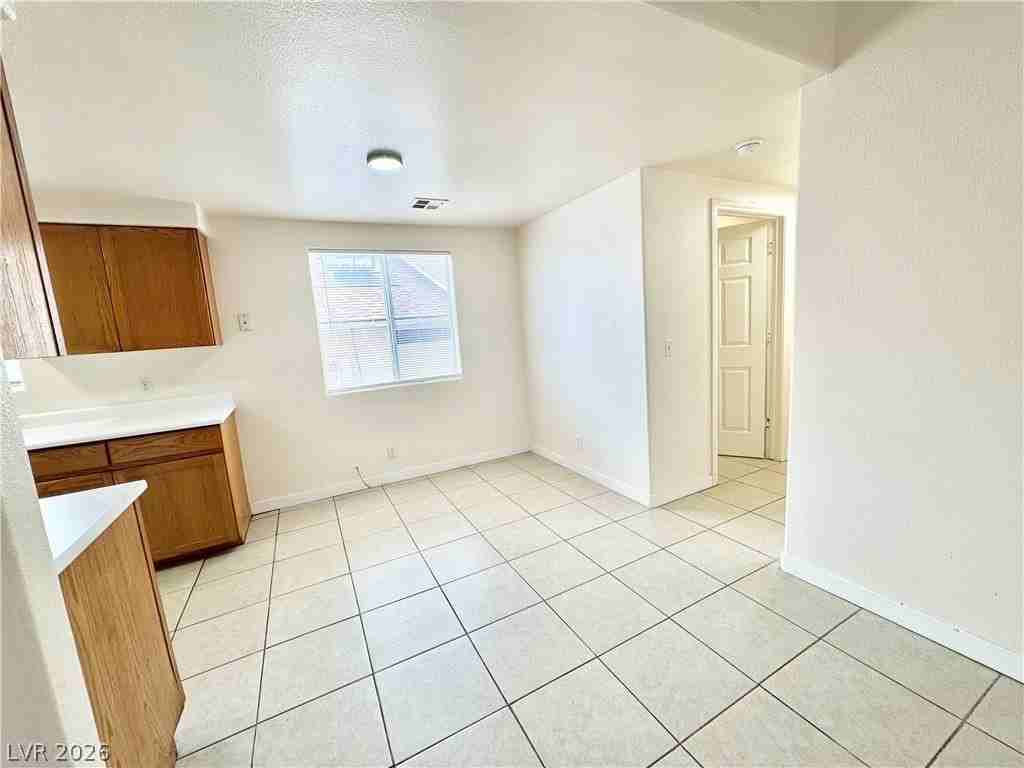 1827 E Calvada Blvd #1 - Photo 4 of 12