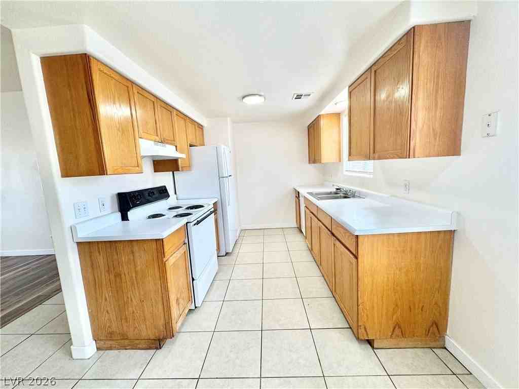 1827 E Calvada Blvd #1 - Photo 5 of 12