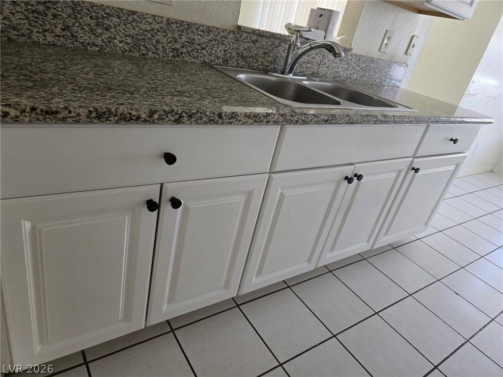 2775 Twistingbow Ln #B - Photo 3 of 5
