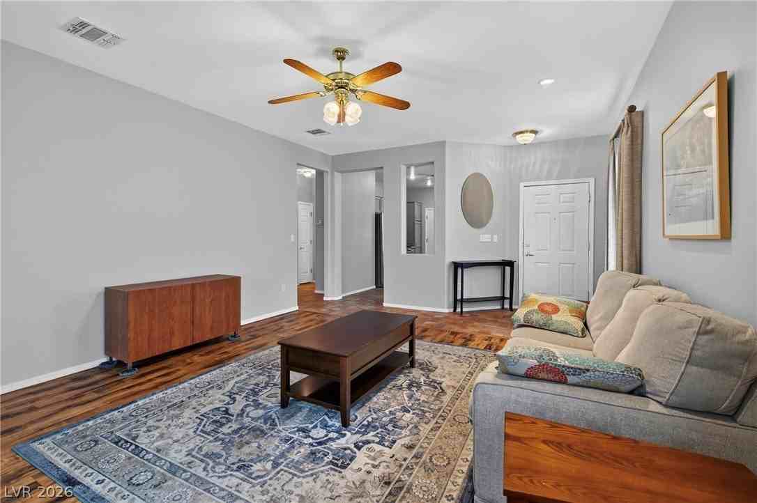 2118 Desert Woods Dr - Photo 5 of 35