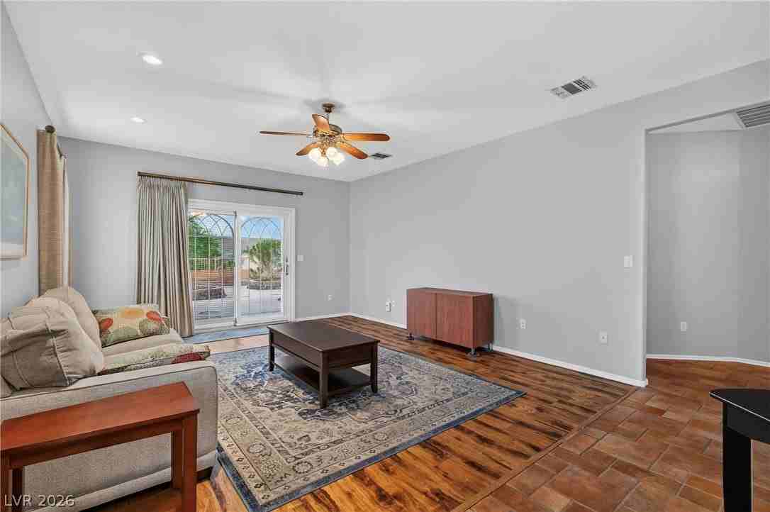 2118 Desert Woods Dr - Photo 6 of 35