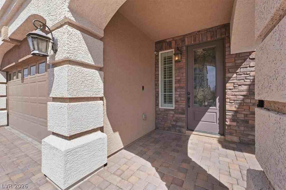 5238 Lake Sonoma Ave - Photo 2 of 20