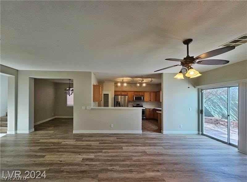 8961 Veneroso St - Photo 3 of 23