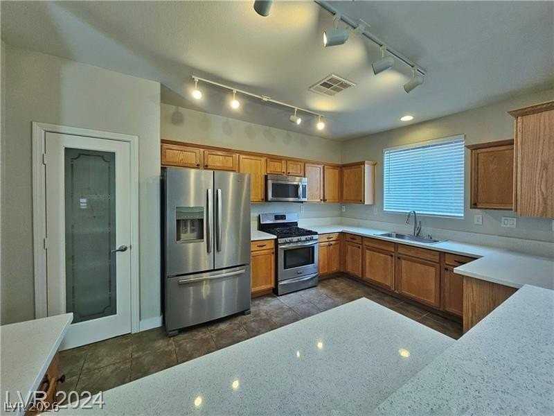 8961 Veneroso St - Photo 4 of 23