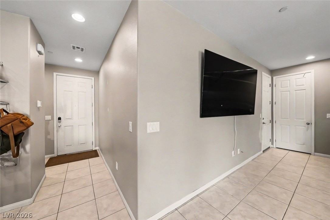 1821 Soto Ln - Photo 4 of 32