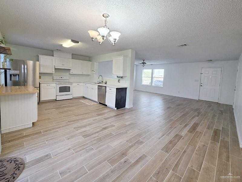 3217 Queens Ave - Photo 2 of 30