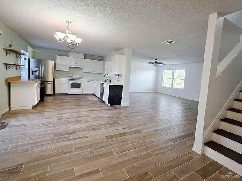 3217 Queens Ave - Photo 4 of 30