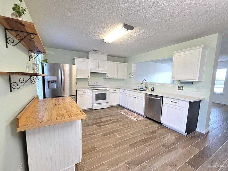 3217 Queens Ave - Photo 5 of 30