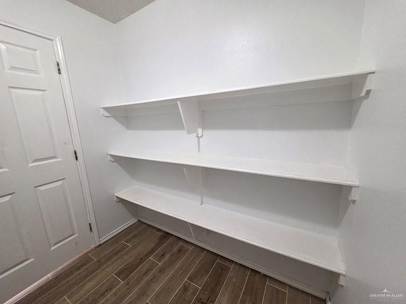 3217 Queens Ave - Photo 6 of 30