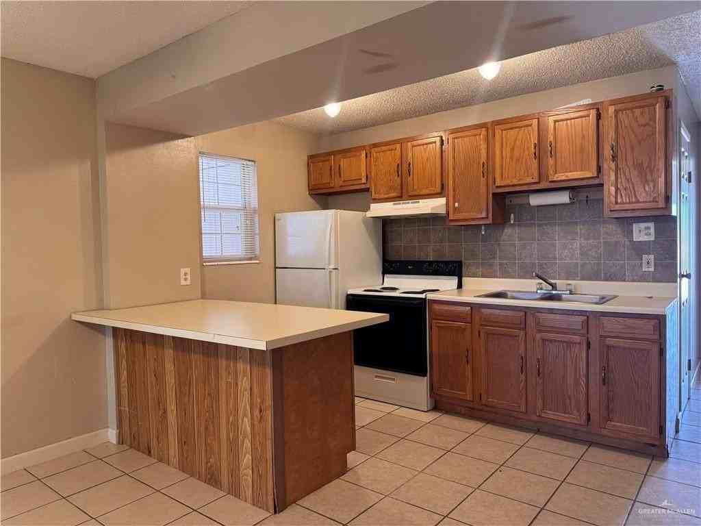3415 N Kenyon Rd #3 - Photo 3 of 17