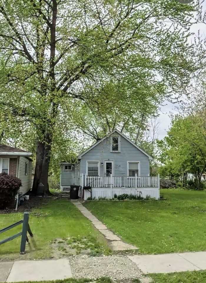 17125 Dora St - Photo 2 of 10