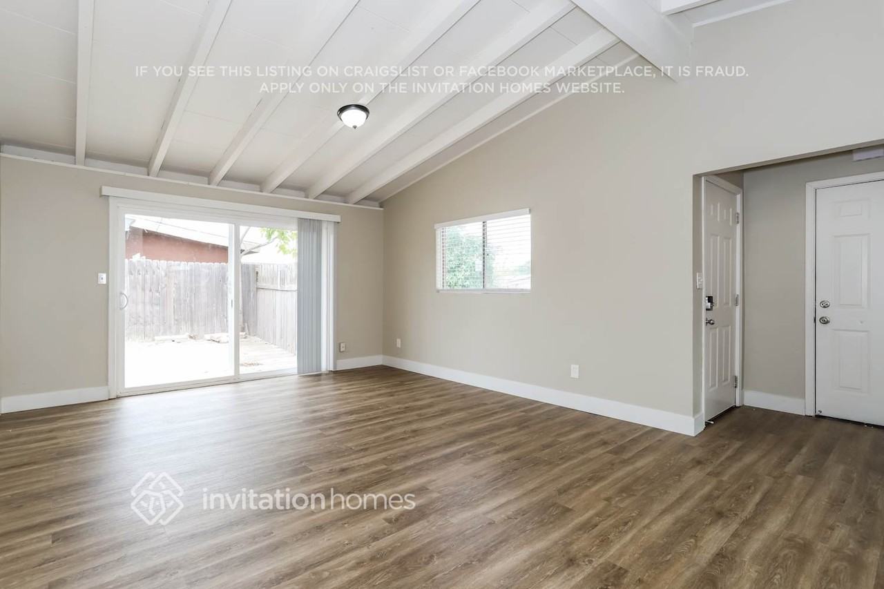 3621 Van Owen St - Photo 3 of 17