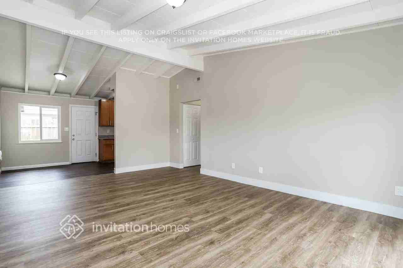 3621 Van Owen St - Photo 4 of 17
