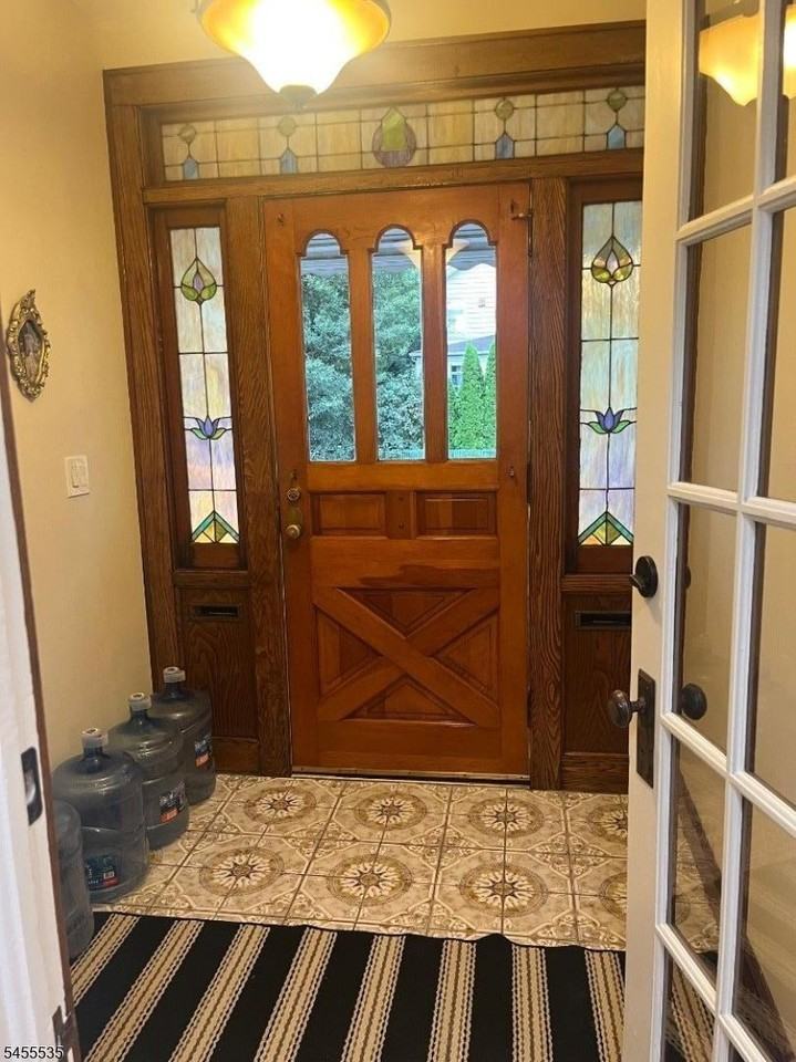 56 Seger Ave - Photo 3 of 9