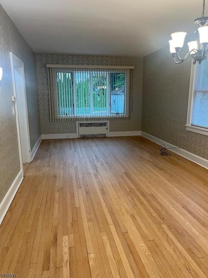 56 Seger Ave - Photo 4 of 9