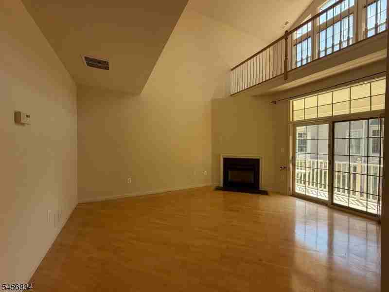 117 Crown Ct - Photo 4 of 22