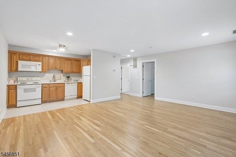 5355 Broadway #D - Photo 3 of 30