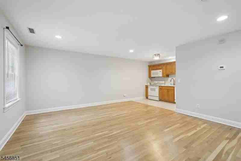 5355 Broadway #D - Photo 4 of 30