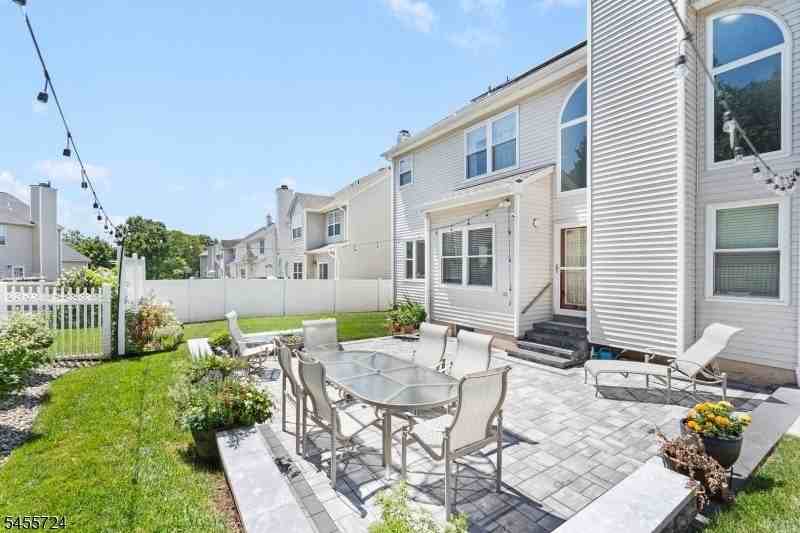 3 Delaney Ct - Photo 2 of 14