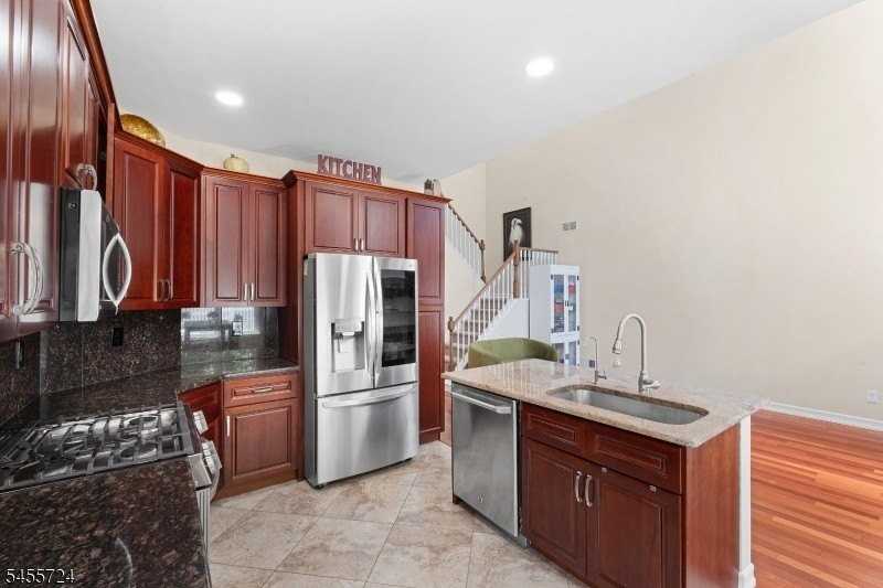 3 Delaney Ct - Photo 5 of 14