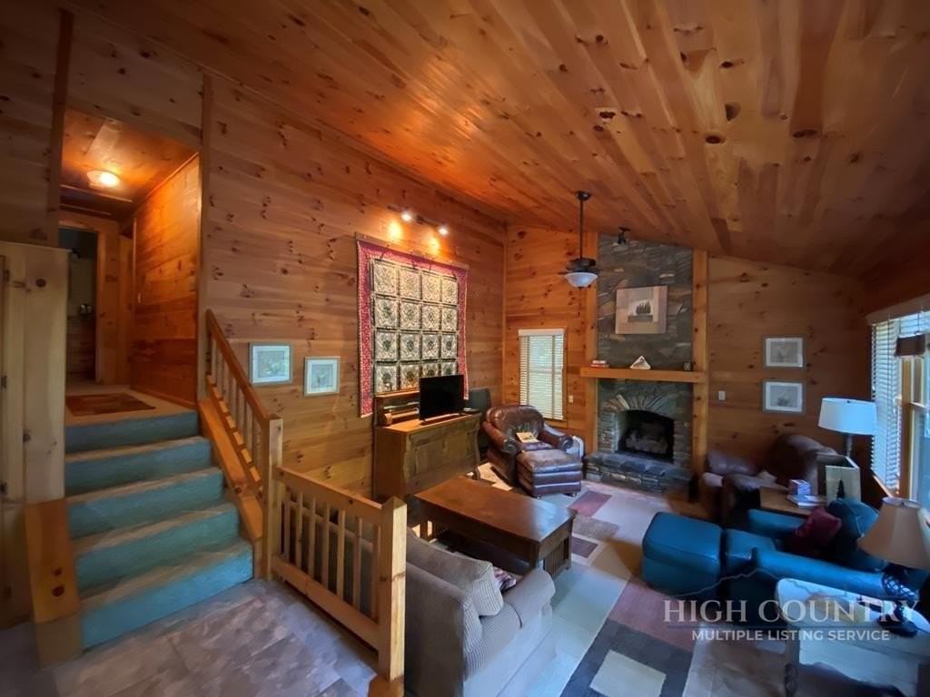 476 Ballou Mills Rd - Photo 3 of 15