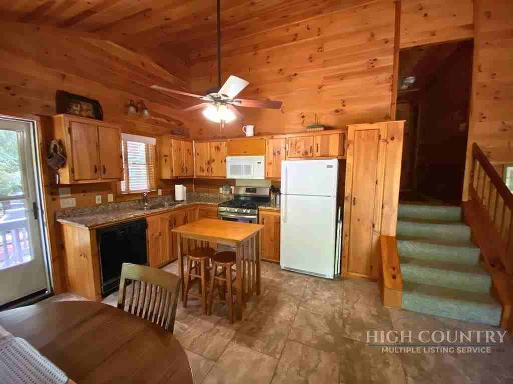 476 Ballou Mills Rd - Photo 6 of 15