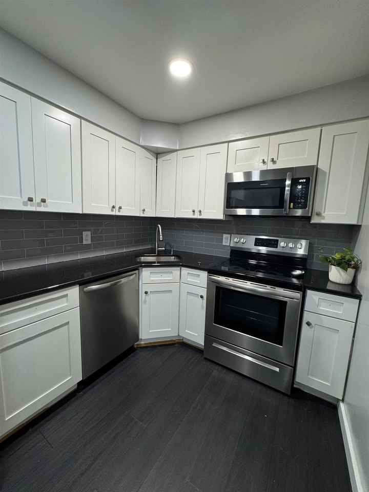 327 71st St #1C - Photo 5 of 23