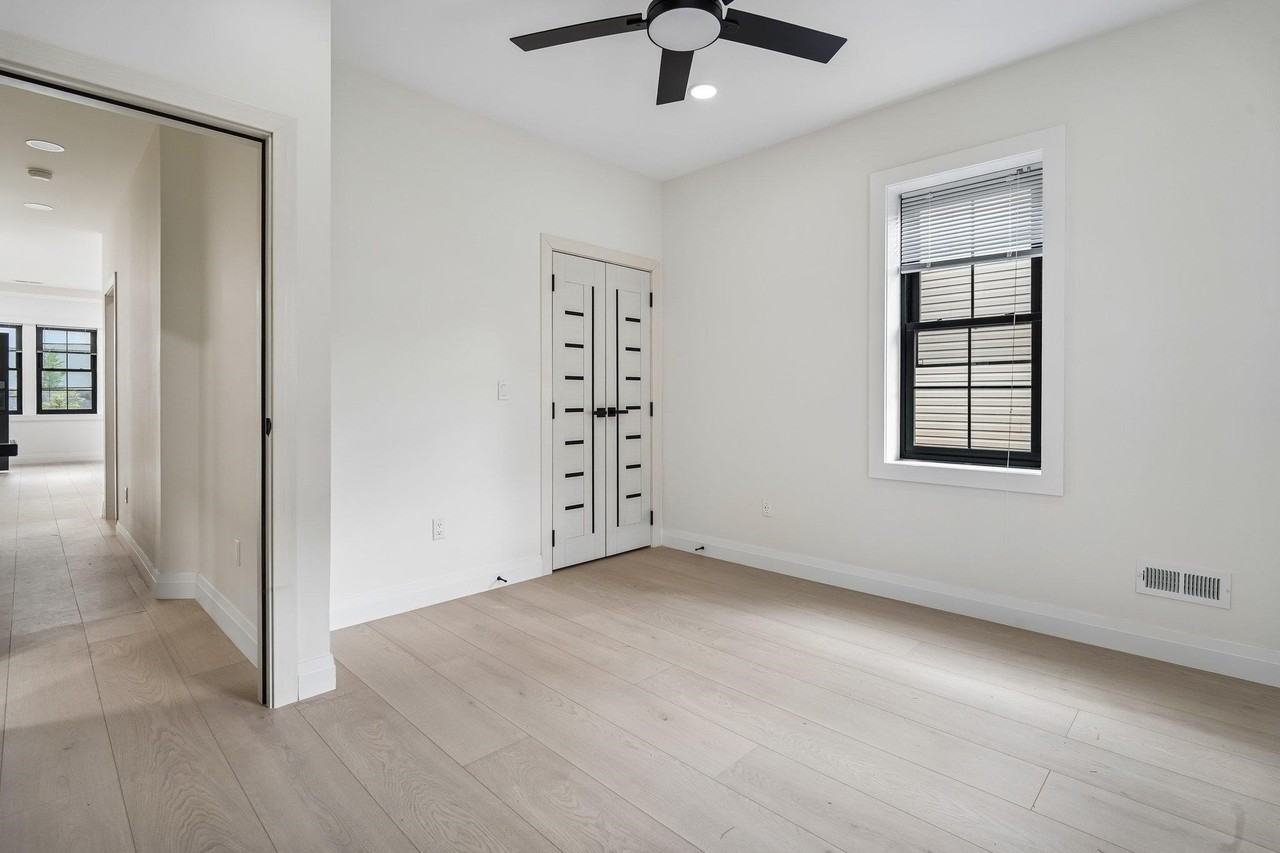 423 Aurora Ave #1 - Photo 6 of 25