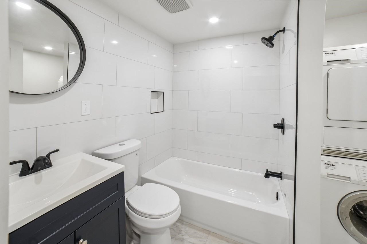 Oak St #1 - Photo 5 of 12