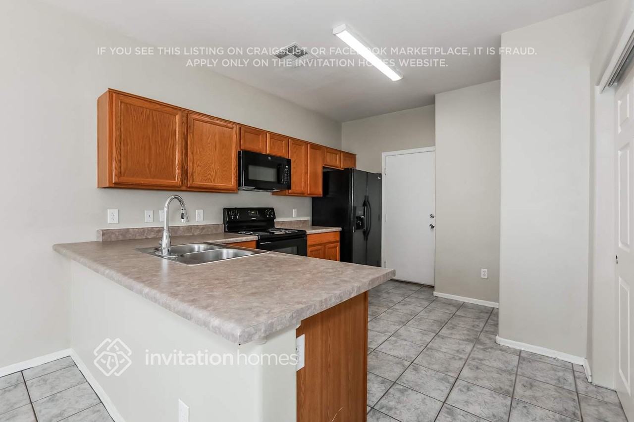 8743 E Kilarea Ave - Photo 7 of 18
