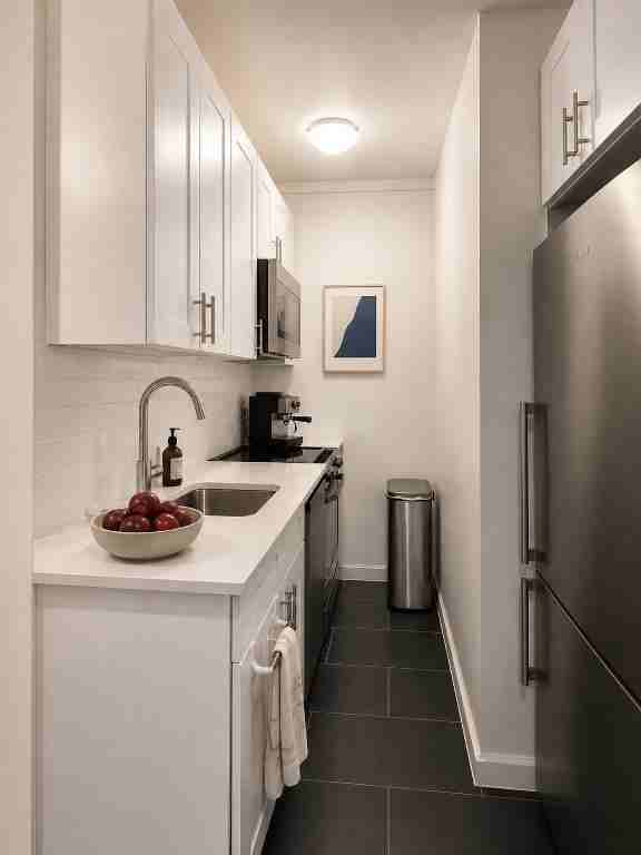 205 W 88th St - Photo 3 of 8