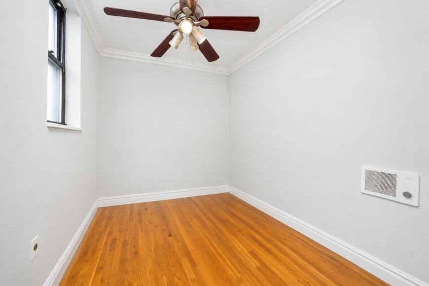 452 9th Ave - Photo 6 of 9