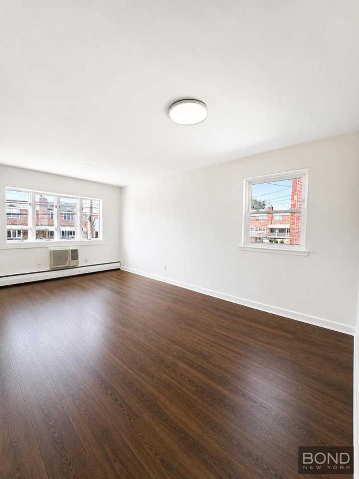 6011 74th St - Photo 4 of 7