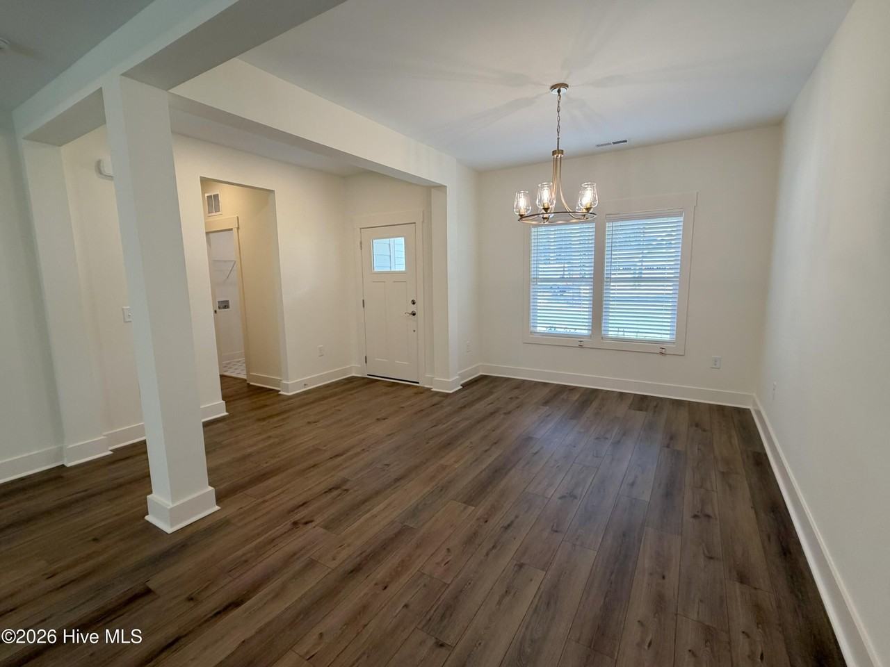615 Gregory St - Photo 4 of 41