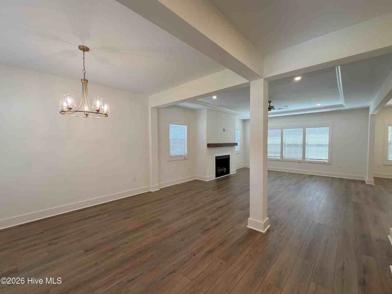 615 Gregory St - Photo 5 of 41