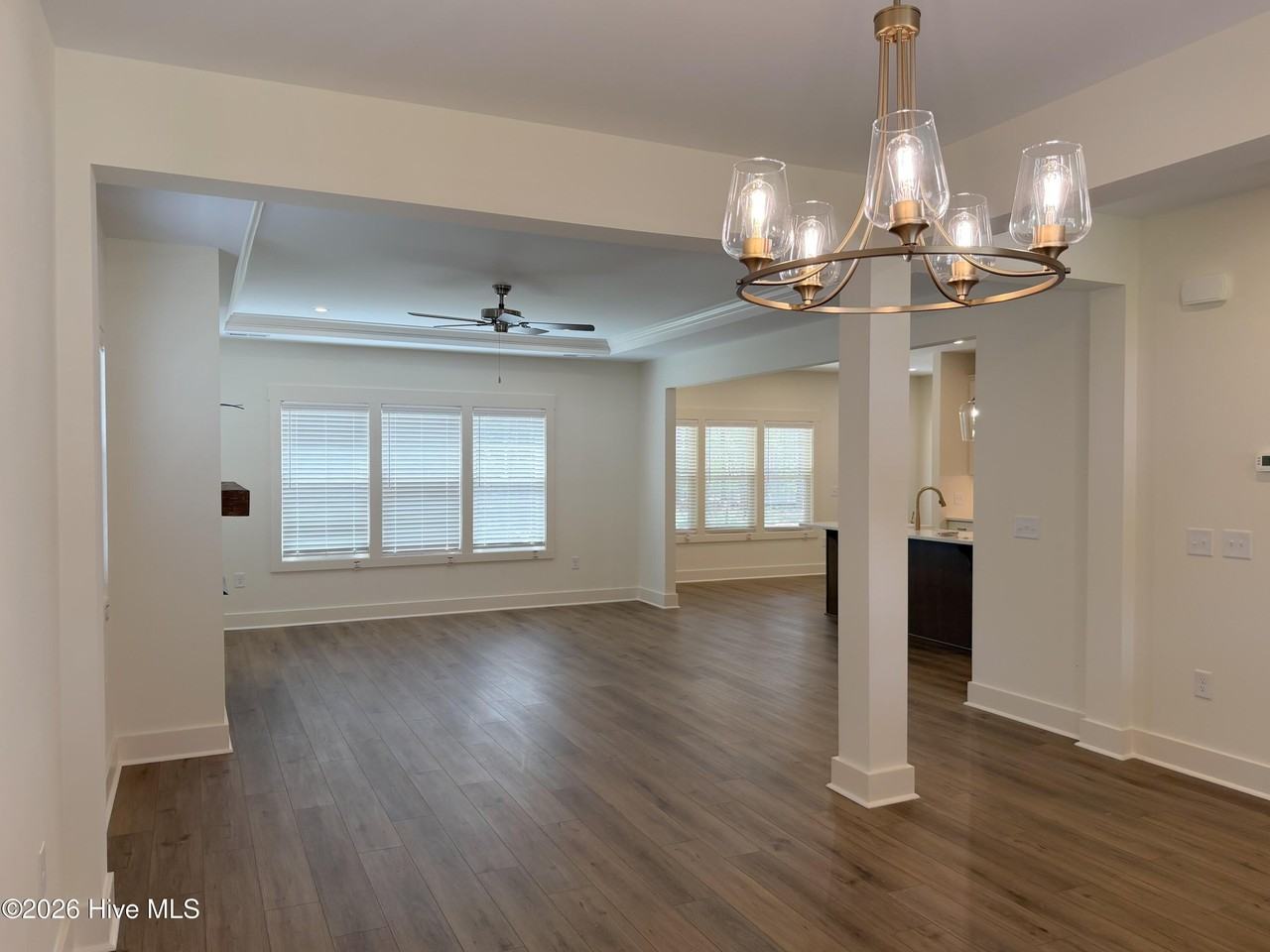 615 Gregory St - Photo 6 of 41