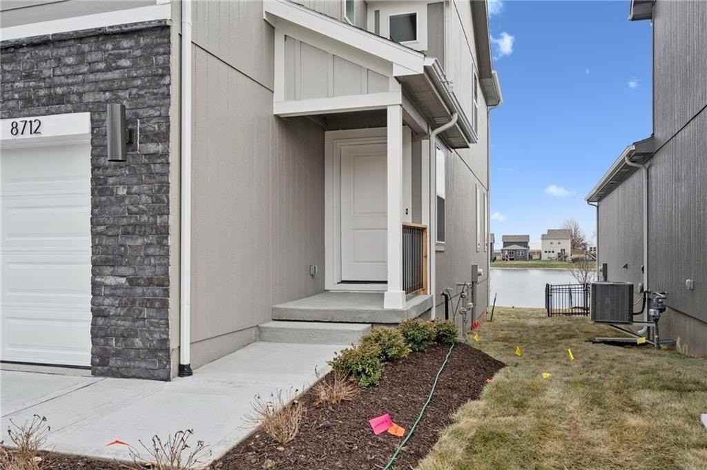 8712 Sw Brickell Dr - Photo 2 of 31