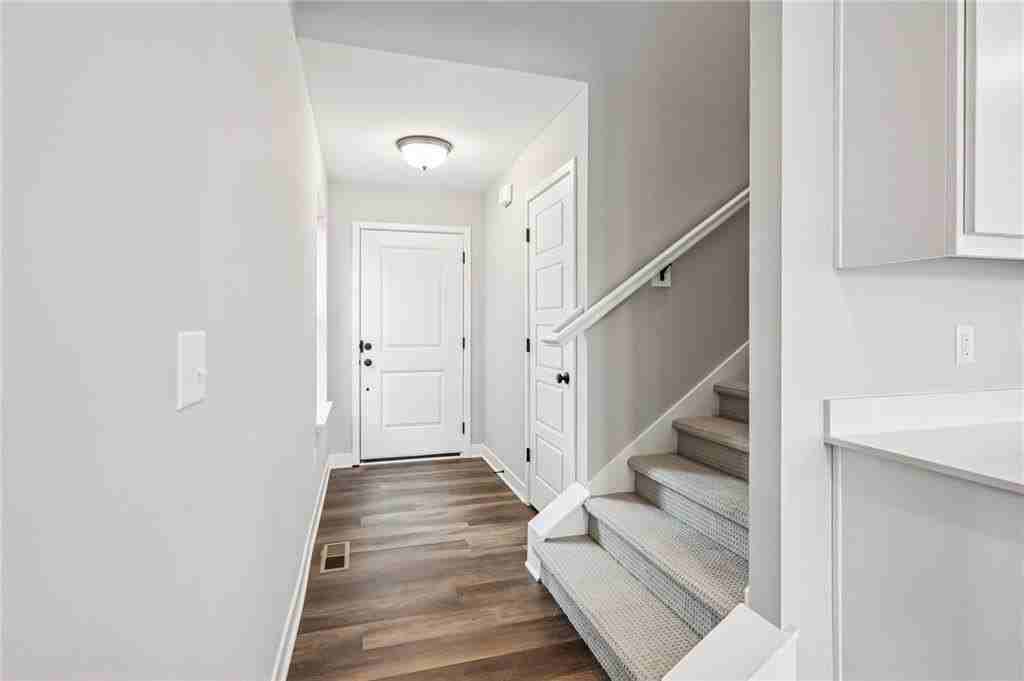 8712 Sw Brickell Dr - Photo 3 of 31