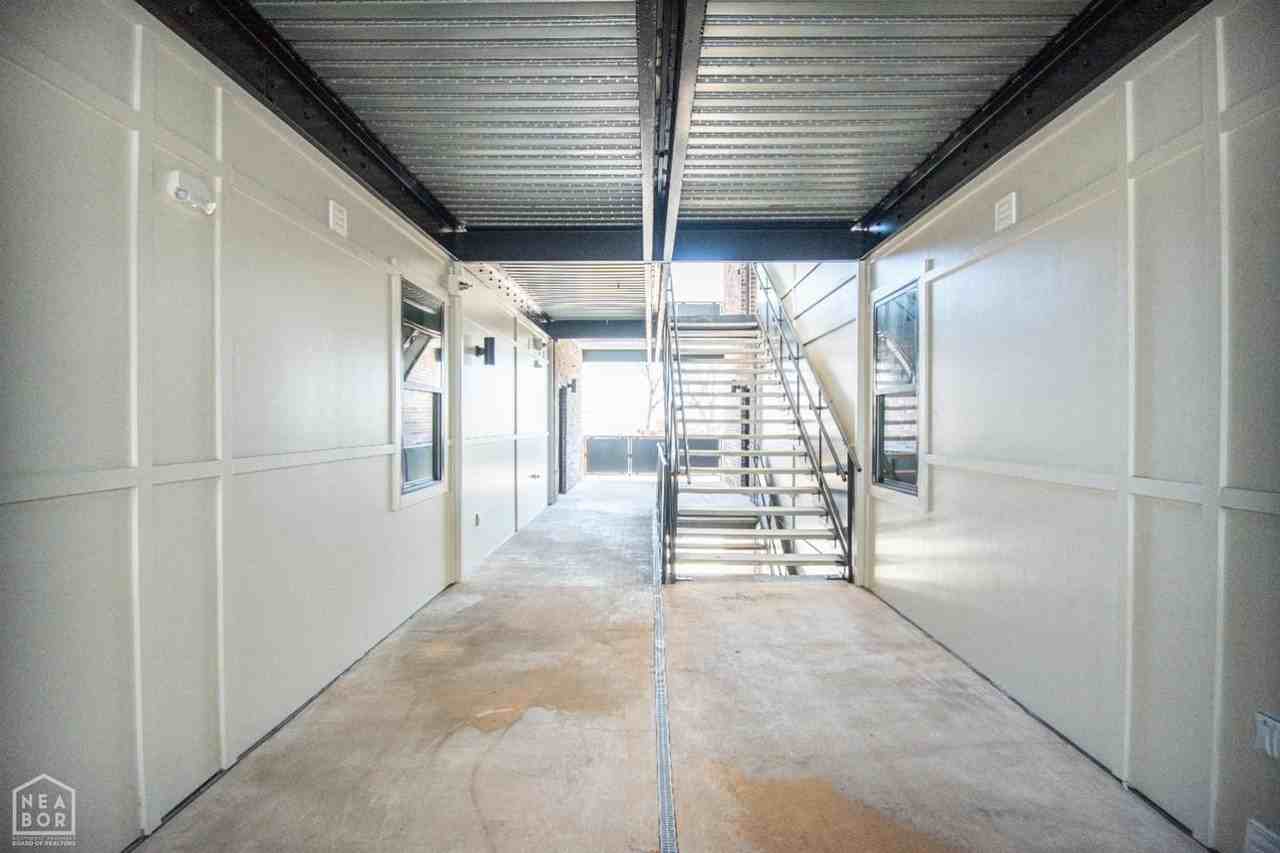 304 Cate Ave - Photo 5 of 16