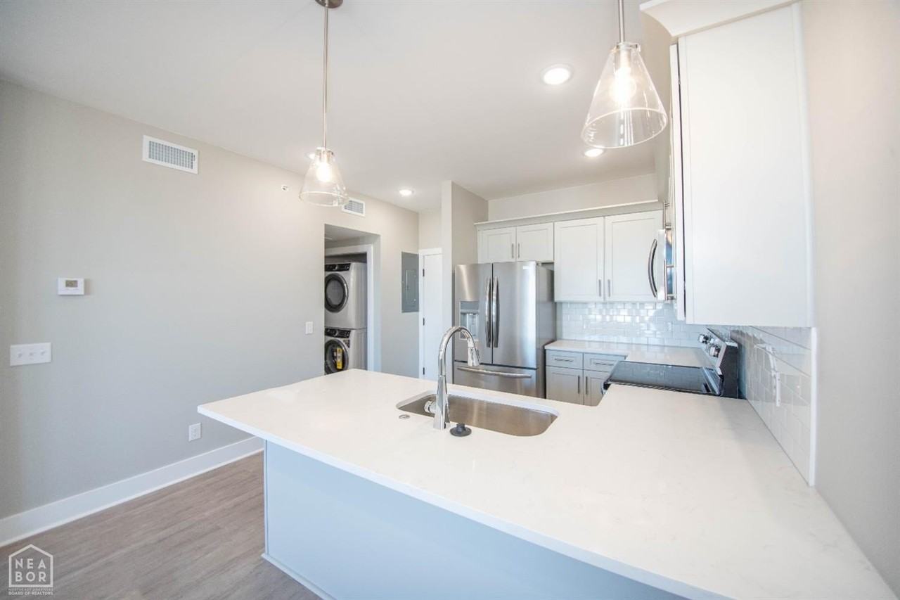 304 Cate Ave - Photo 7 of 16