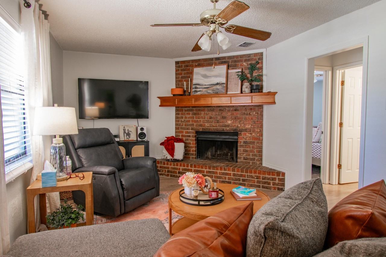 4515 39th St - Photo 5 of 16
