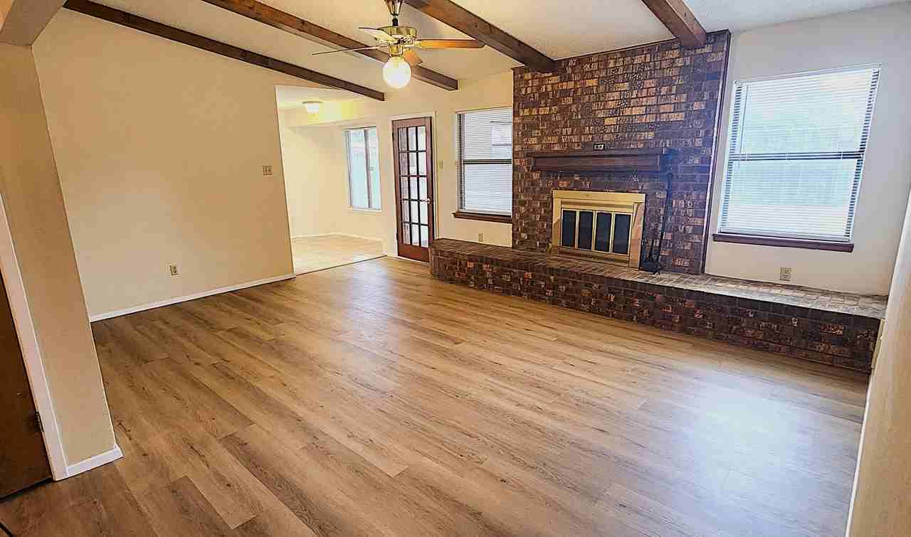 5704 93rd St - Photo 3 of 27