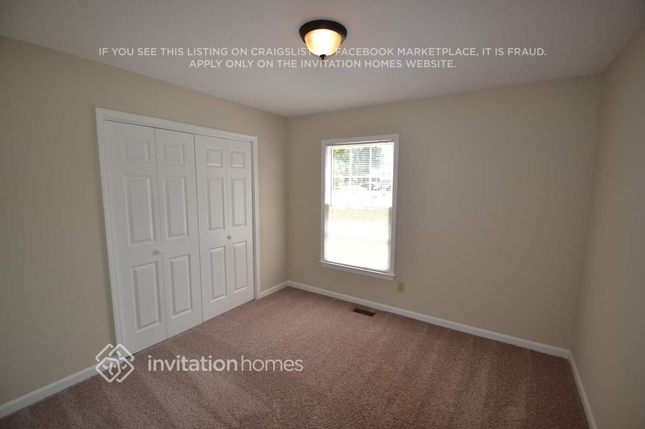 184 Nicole Dr - Photo 3 of 5