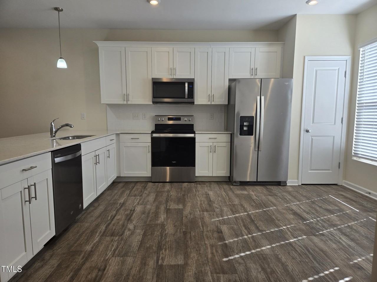 123 Blakely St - Photo 2 of 19